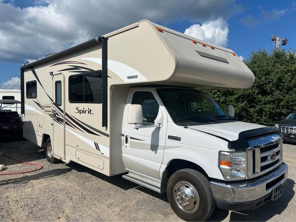 2015 Winnebago Itasca Spirit 25B