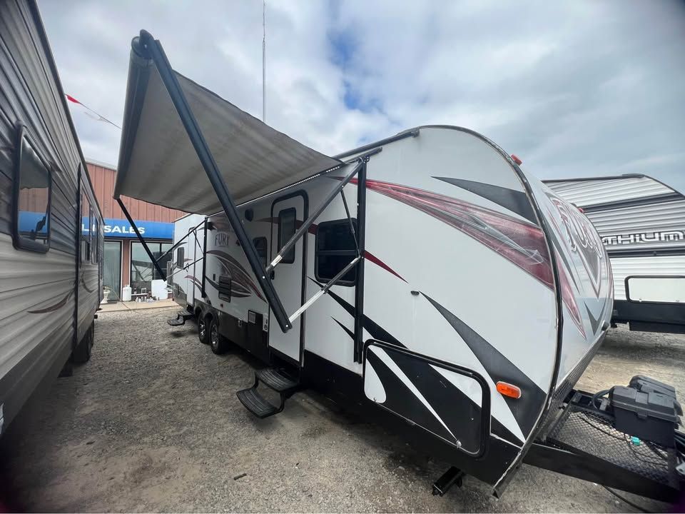 2017 Prime Time Fury 2910 Toy Hauler