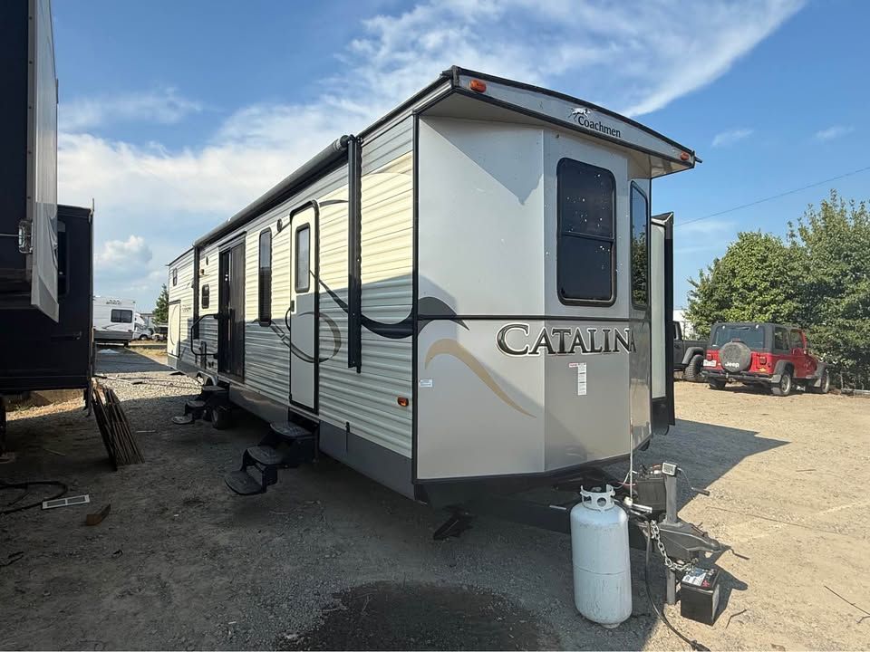 2016 Coachmen Catalina 40BHTS