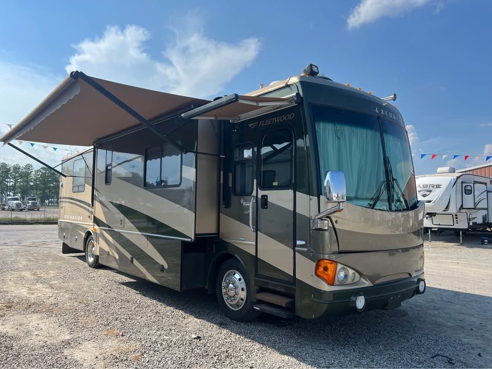 2005 Fleetwood Excursion