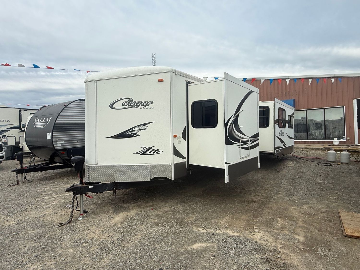 2011 Keystone Cougar 30WCV X-Lite