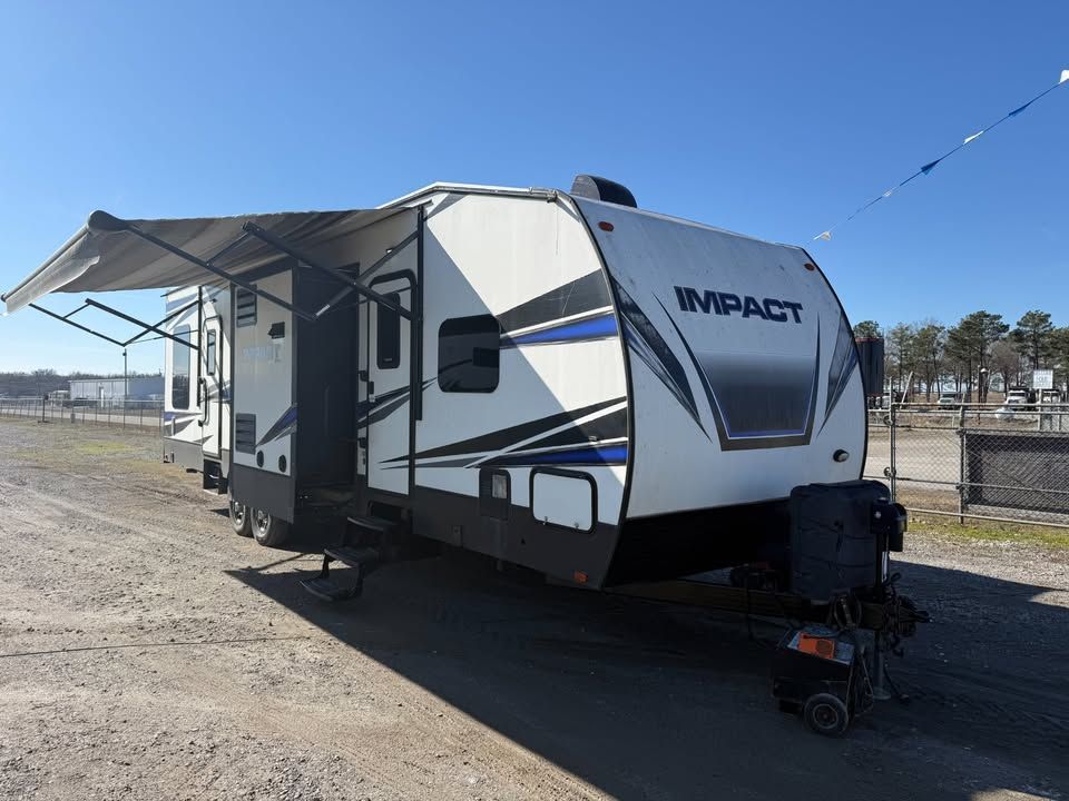 2018 Keystone Impact Toy Hauler