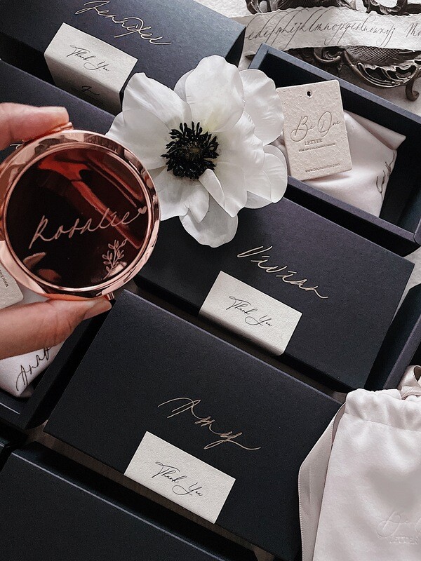 ENGRAVED MIRROR CASE WITH VELVET POUCH