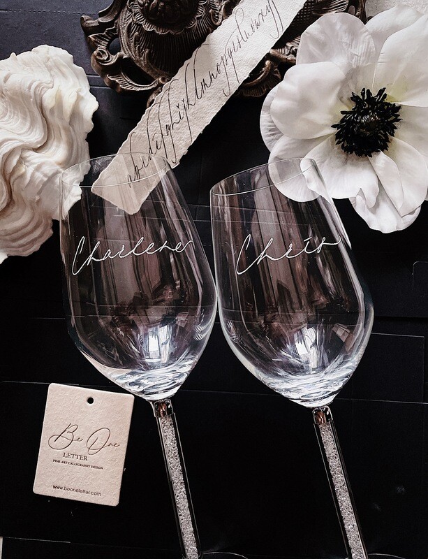 HAND ENGRAVED CRYSTAL WINE GLASS (A PAIR)