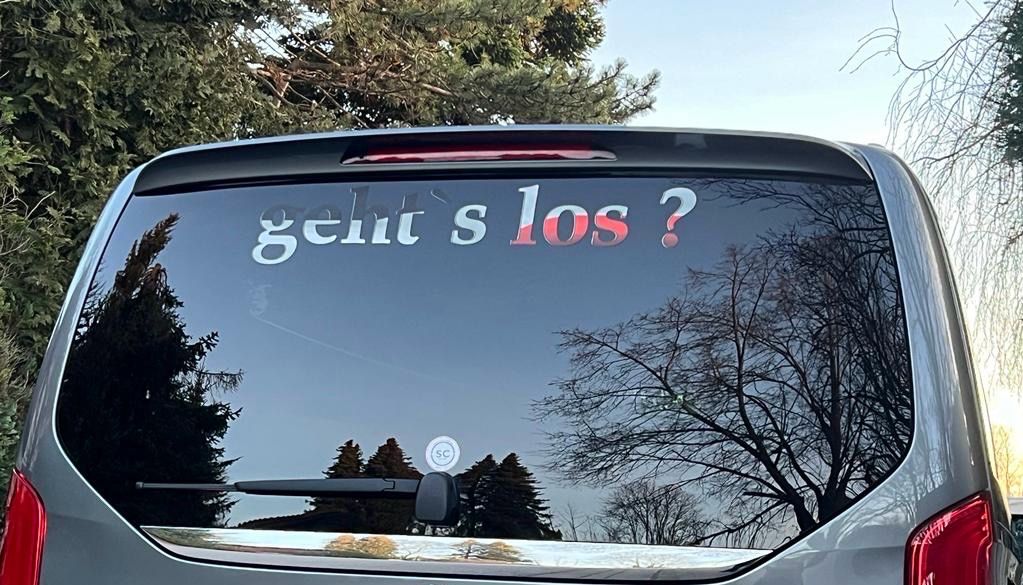 Scheibenaufkleber „geht‘s los?“