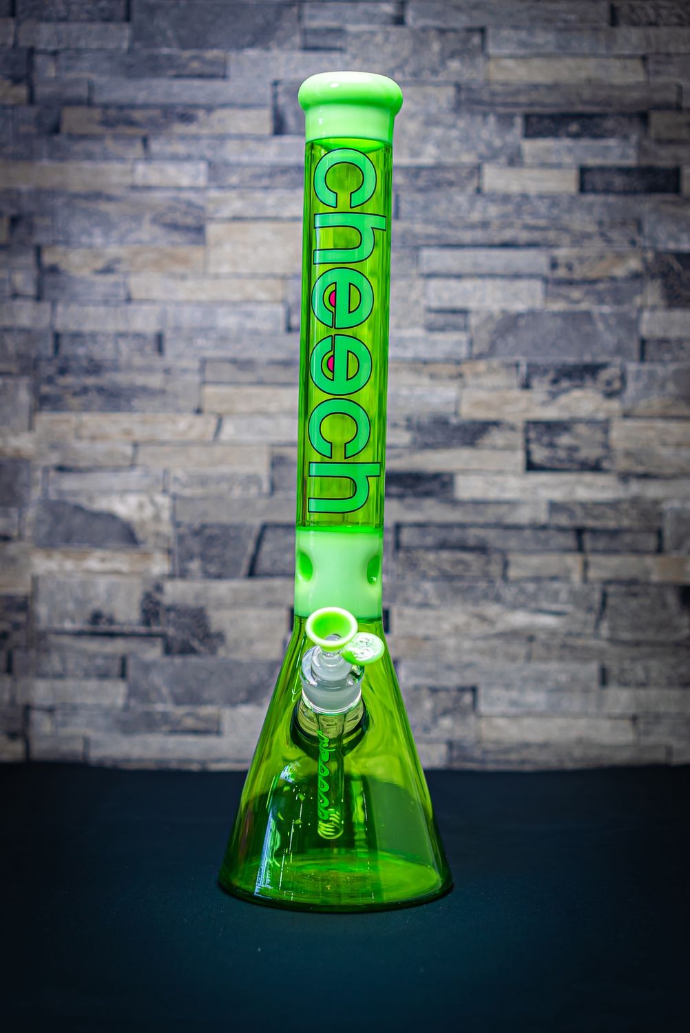 Cheech 18&quot; 7mm Beaker | Green