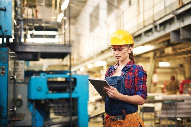 Initiation à la prévention des risques professionnels secteur de l'industrie Initiation à la prévention des risques professionnels secteur de l'industrie