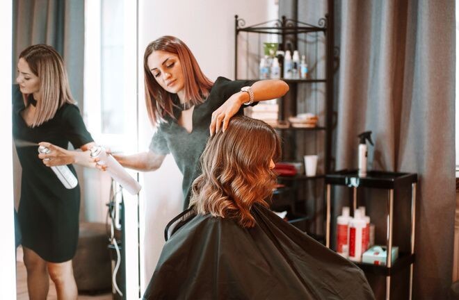 Initiation à la prévention des risques professionnels dans la coiffure et l'esthétique