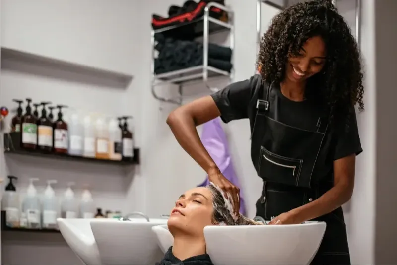Formation gestes et postures en salon de coiffure
