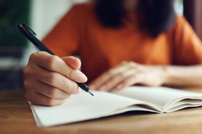 Perfectionner ses écrits professionnels à domicile : clarté, méthode et respect du cadre Perfectionner ses écrits professionnels à domicile : clarté, méthode et respect du cadre