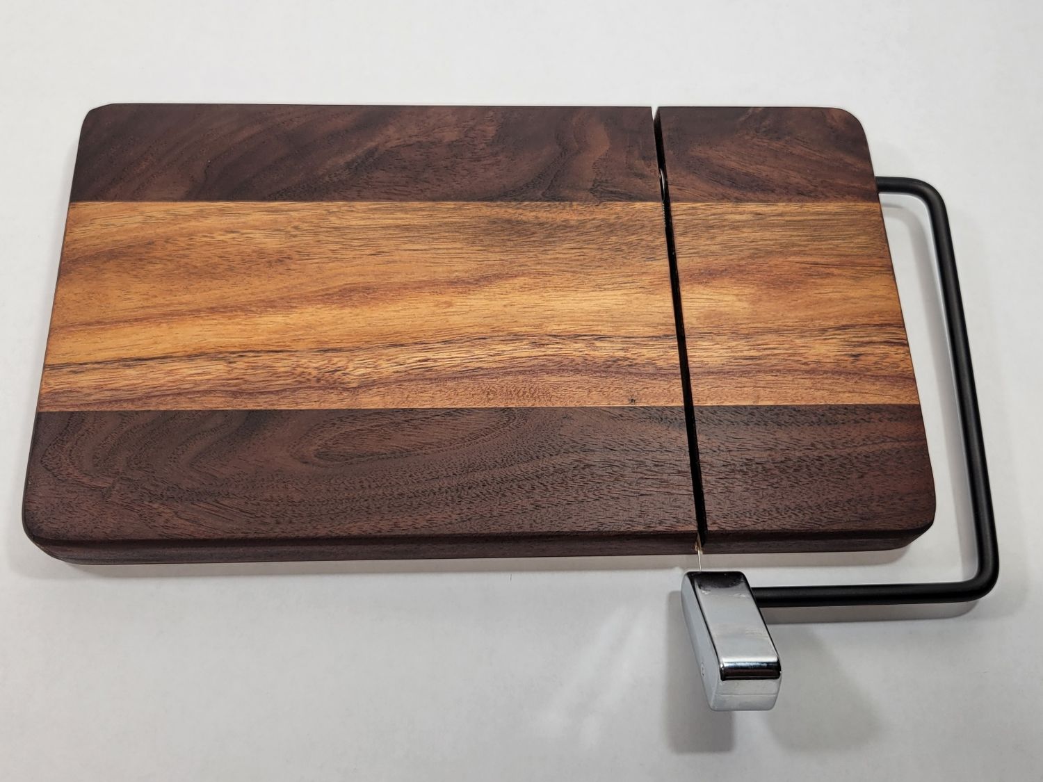 Board No. 1977 - Cheese Slicer Board