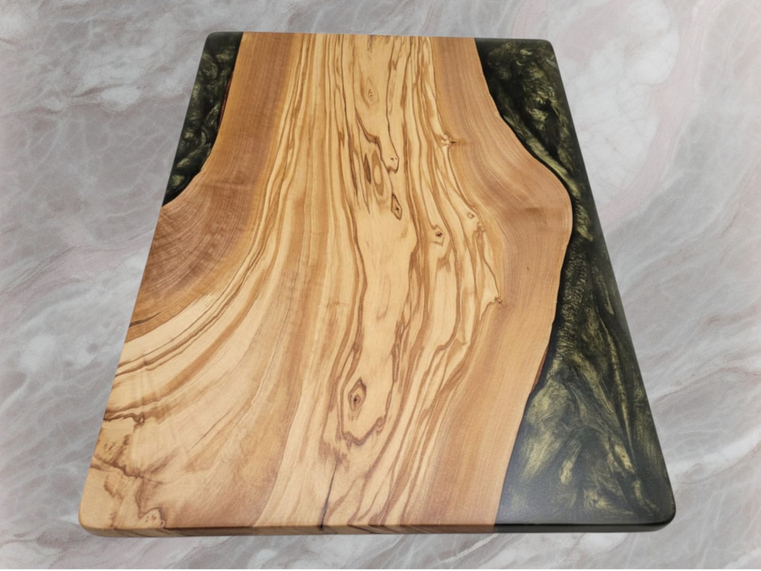 Board No. 2033 - Charcuterie / Serving Board