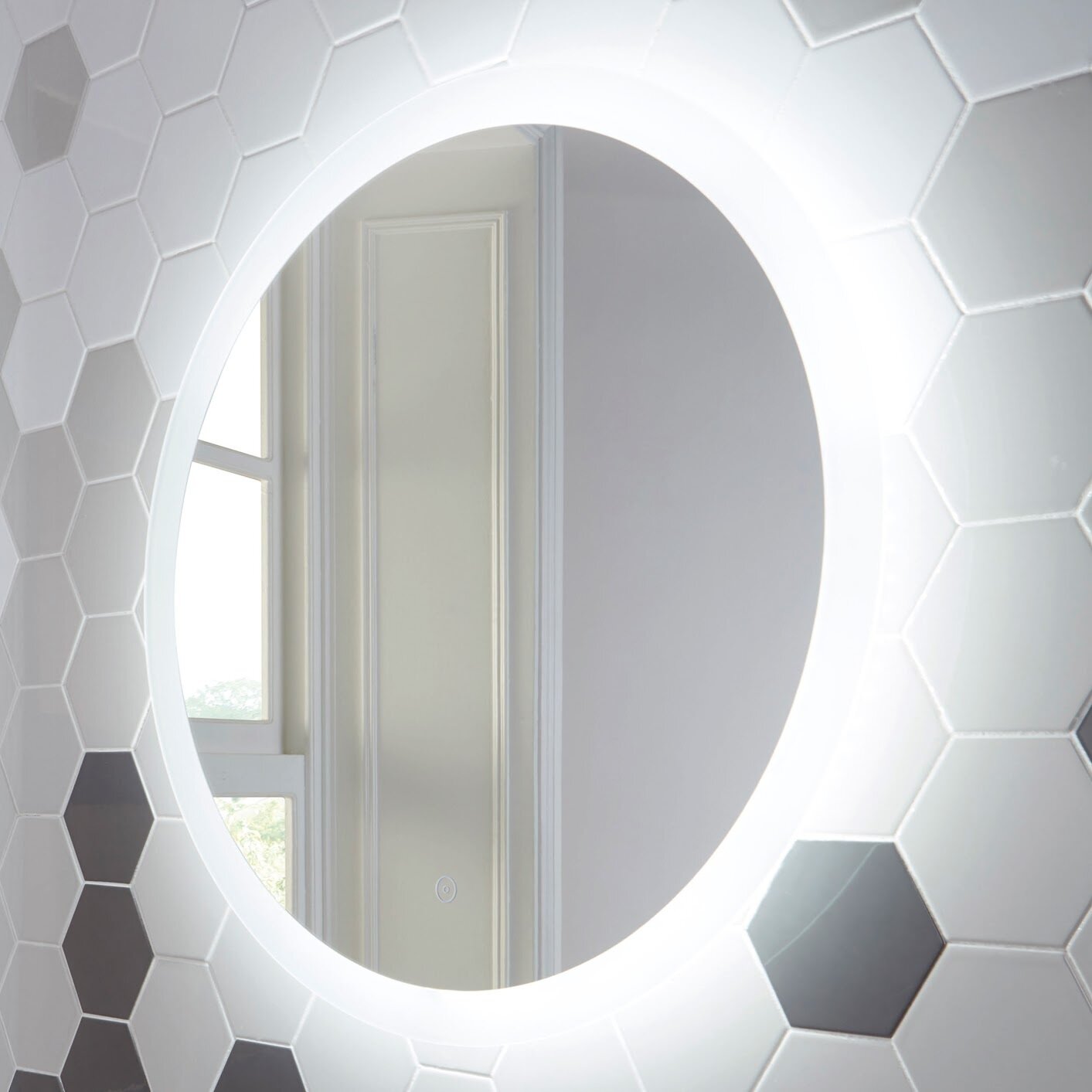 Rio LED Mirror with Demister Pad 600mm Rio LED Mirror with Demister Pad 600mm