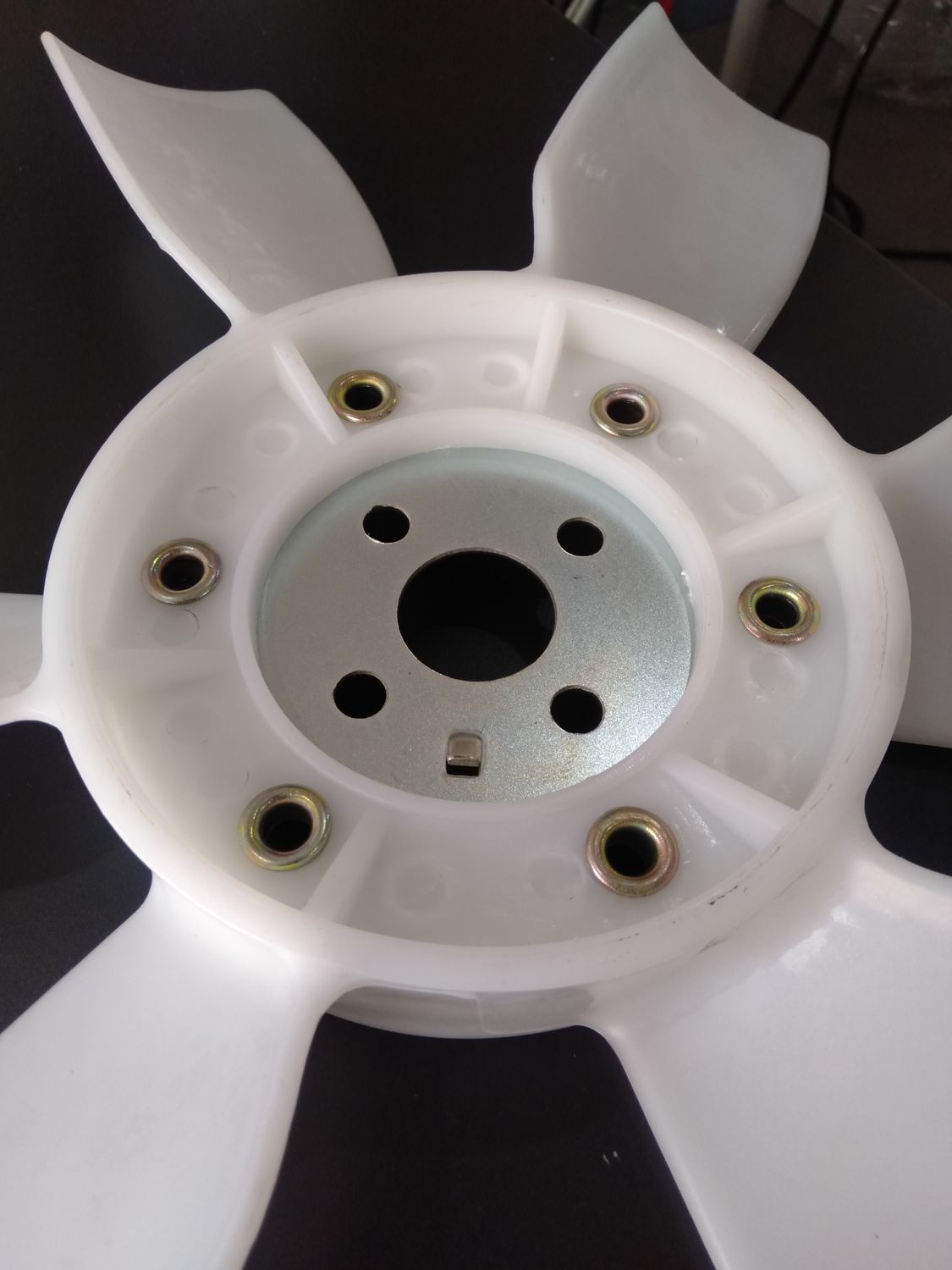 Fan Blade 15 1/2 2J 6 Leaves