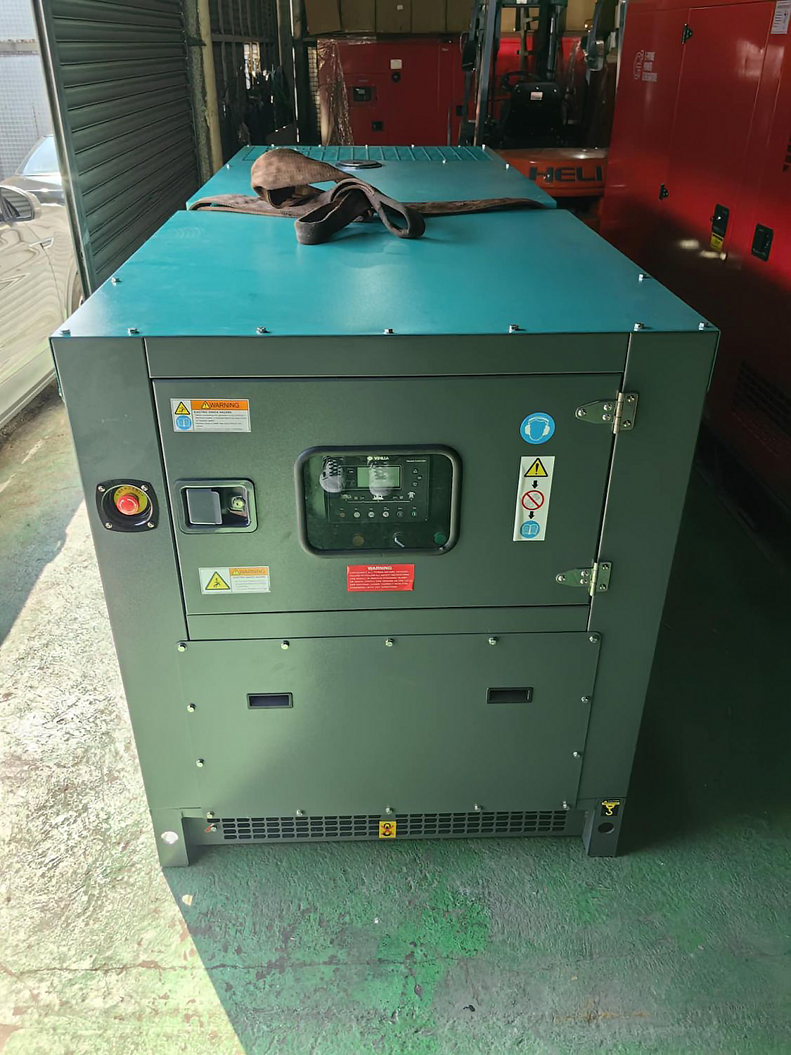 CUMMINS DCS-110KVA 3P 220V