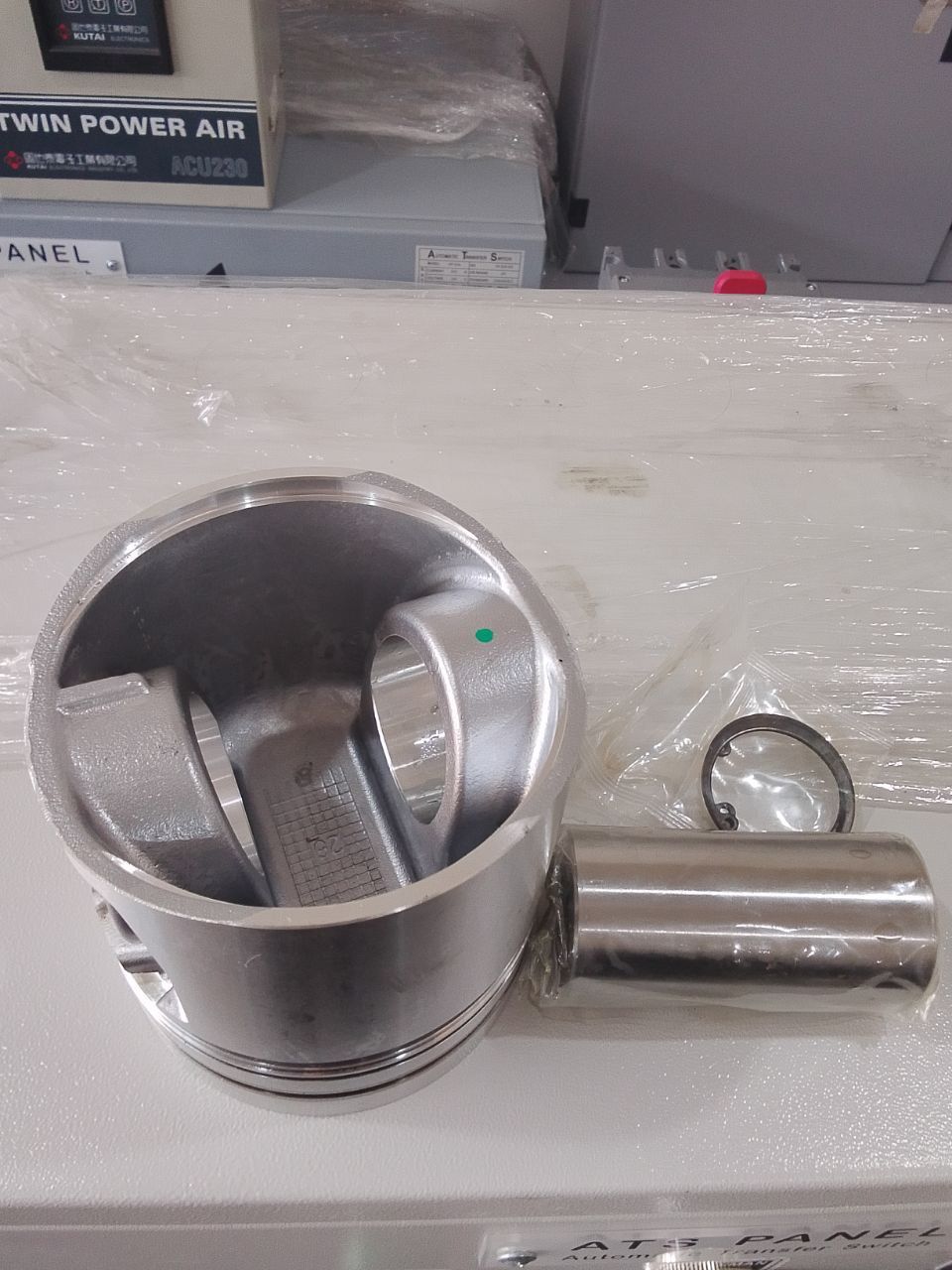 Piston 3913808
