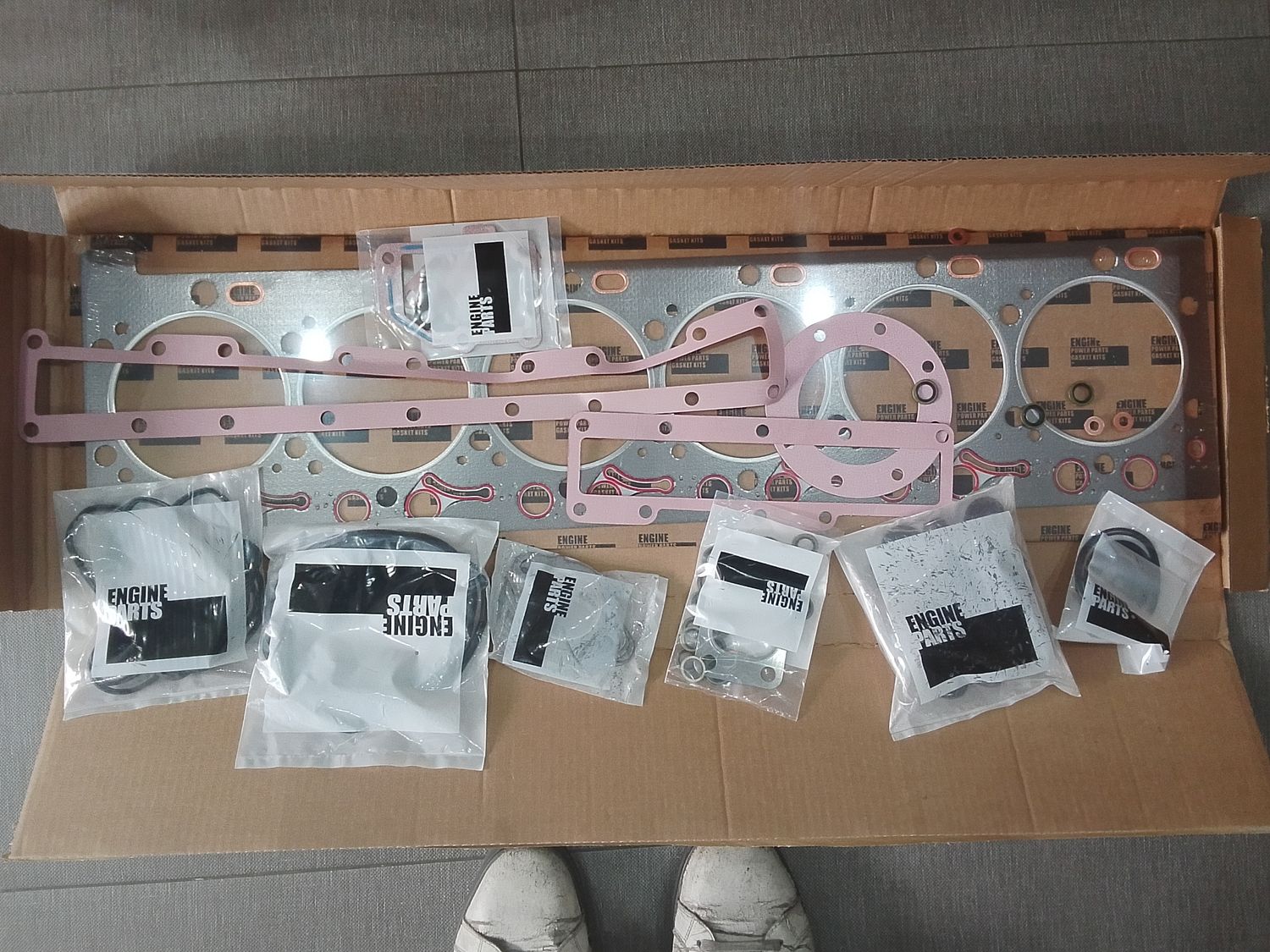 6LT UPPER GASKET SET 5579029