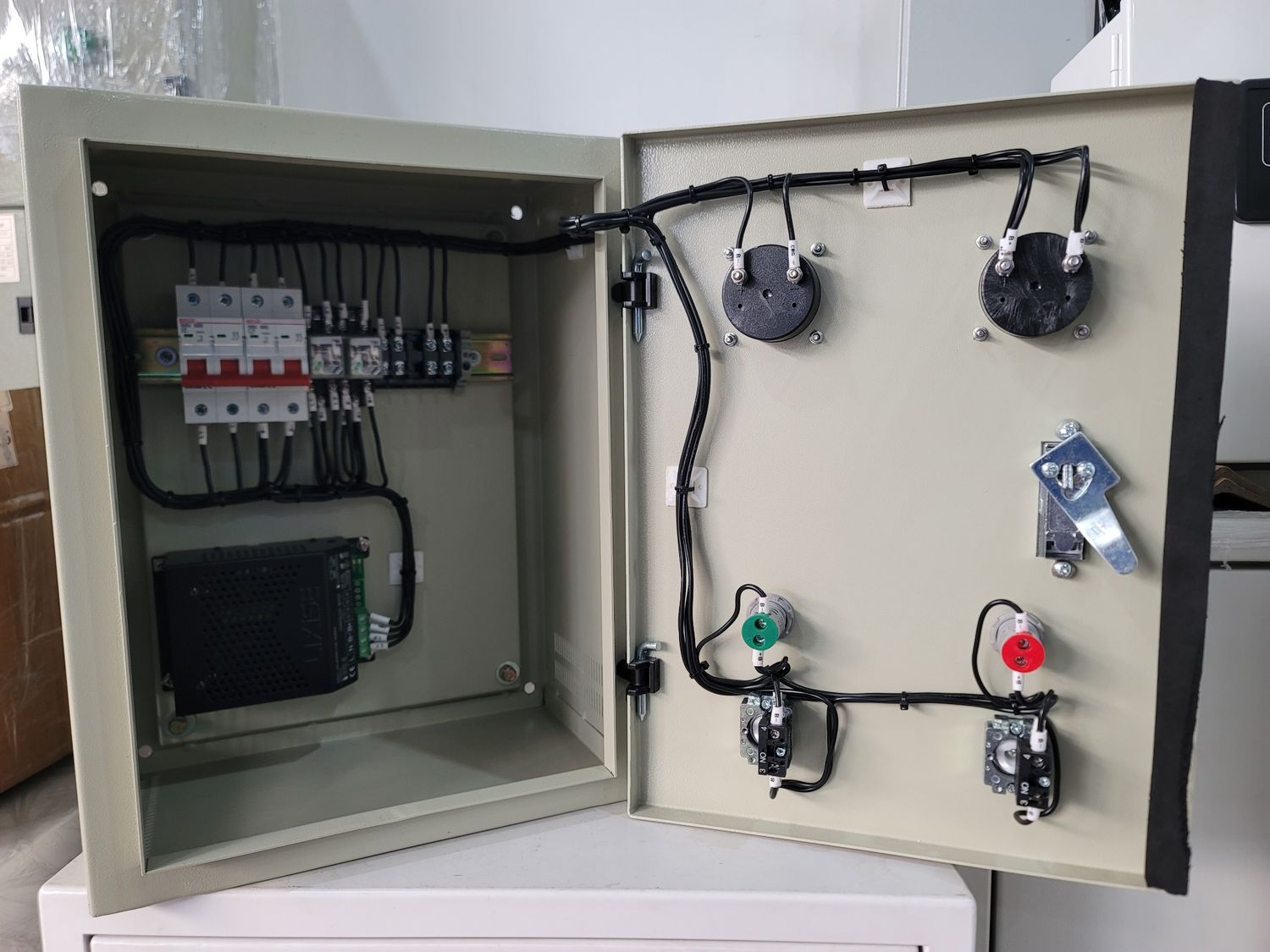 Panel Lixise Battery Charger LBC2403-1206B