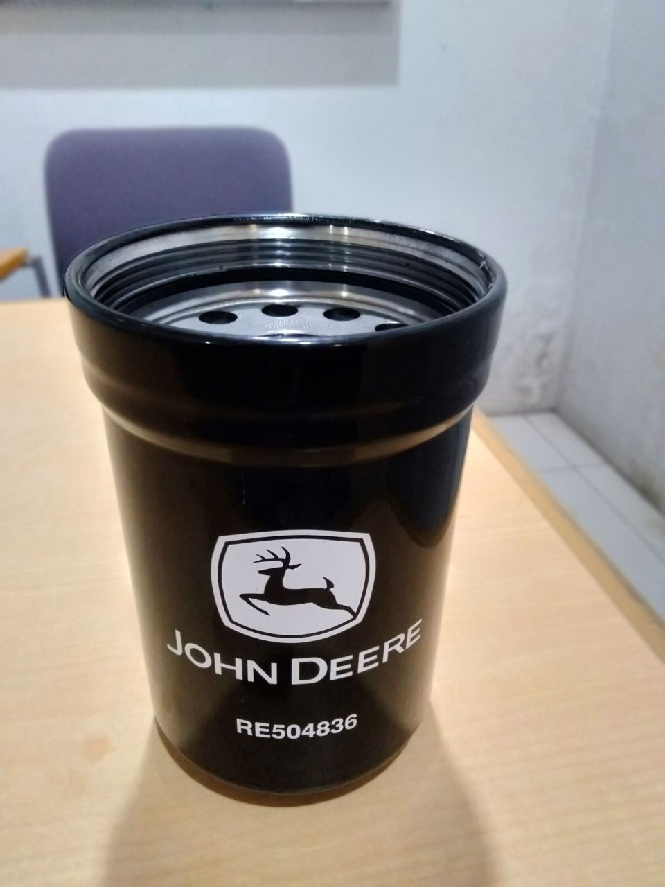 JOHN DEERE Oil Filter RE504836