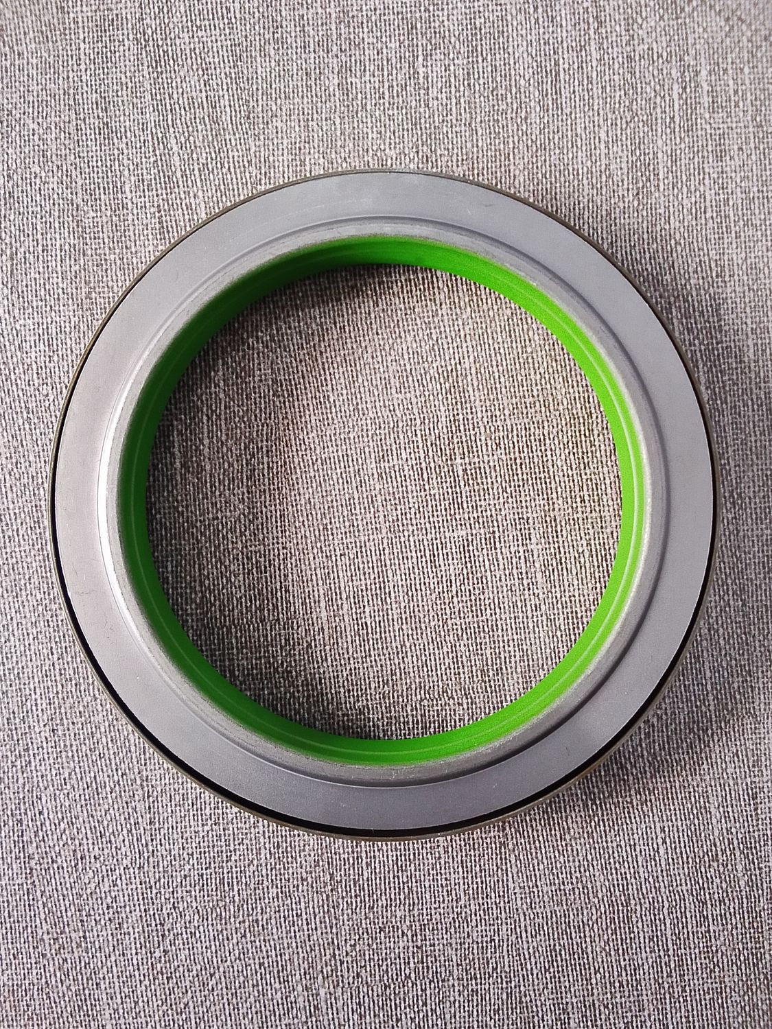 Front Oil Seal 5558767