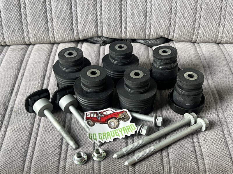 Genuine Nissan Body Mount Kit with Bolts GU Y61 UTE