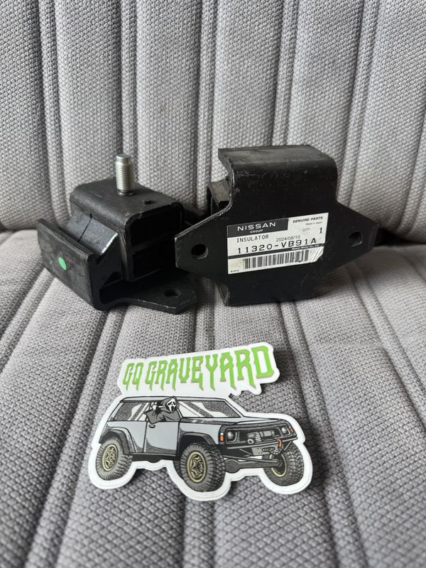 Genuine Nissan Gearbox Mounts Pair