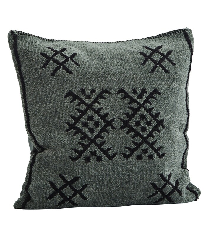 coussin brodé noir Emeraude