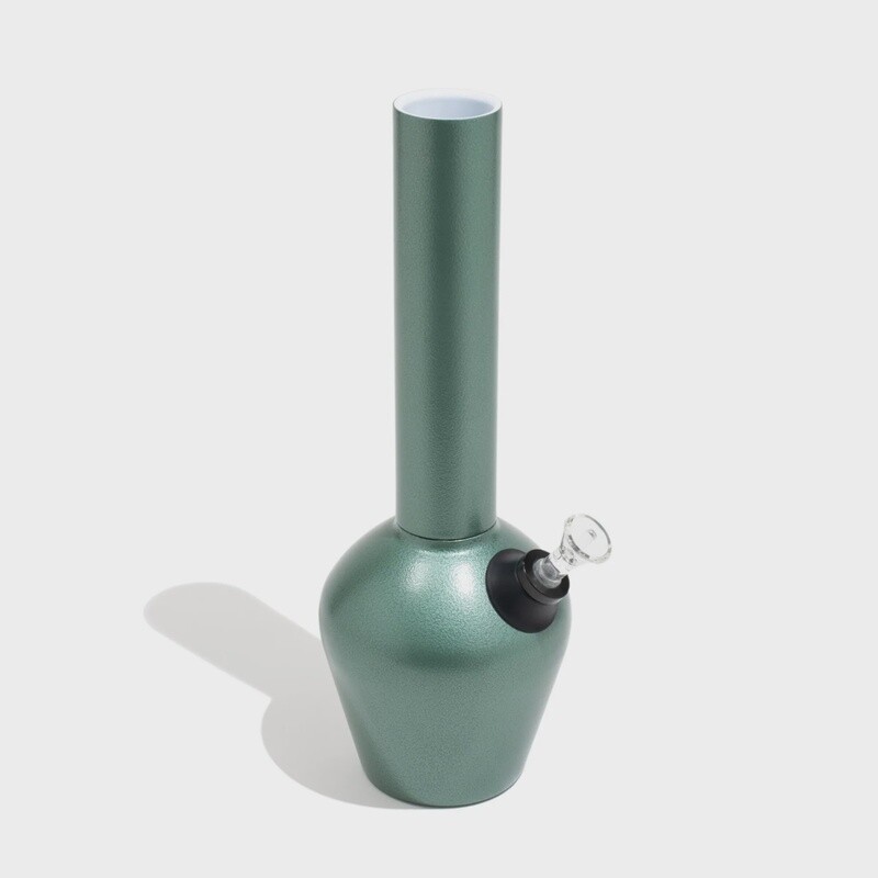 CHILL STEEL PIPES A PREMIUM VACUUMINSULATED SMOKING APPARATUS( GREEN ARMORED)