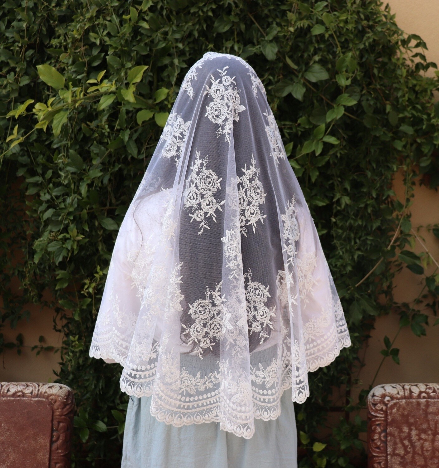 Isabella Half Circle Veils, Colour: White