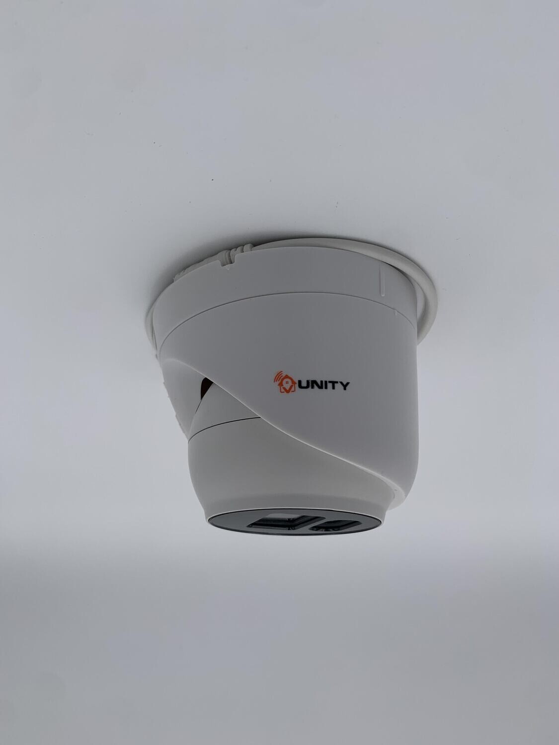 Cámara 2MP Domo Híbrida Blanca