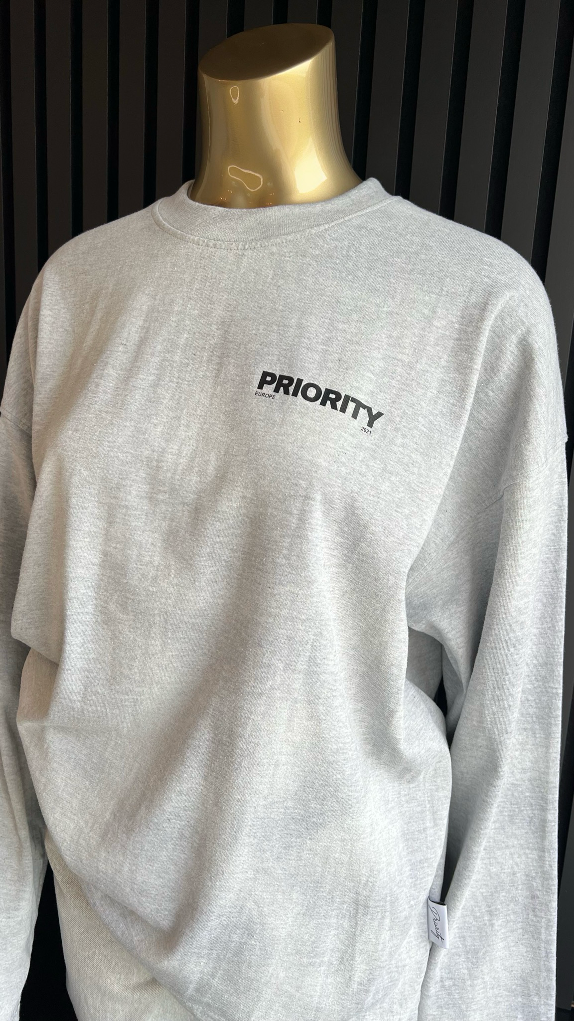 Priority longsleeve grijs