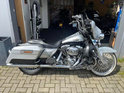 Harley-Davidson Electra Glide 100th anniversary