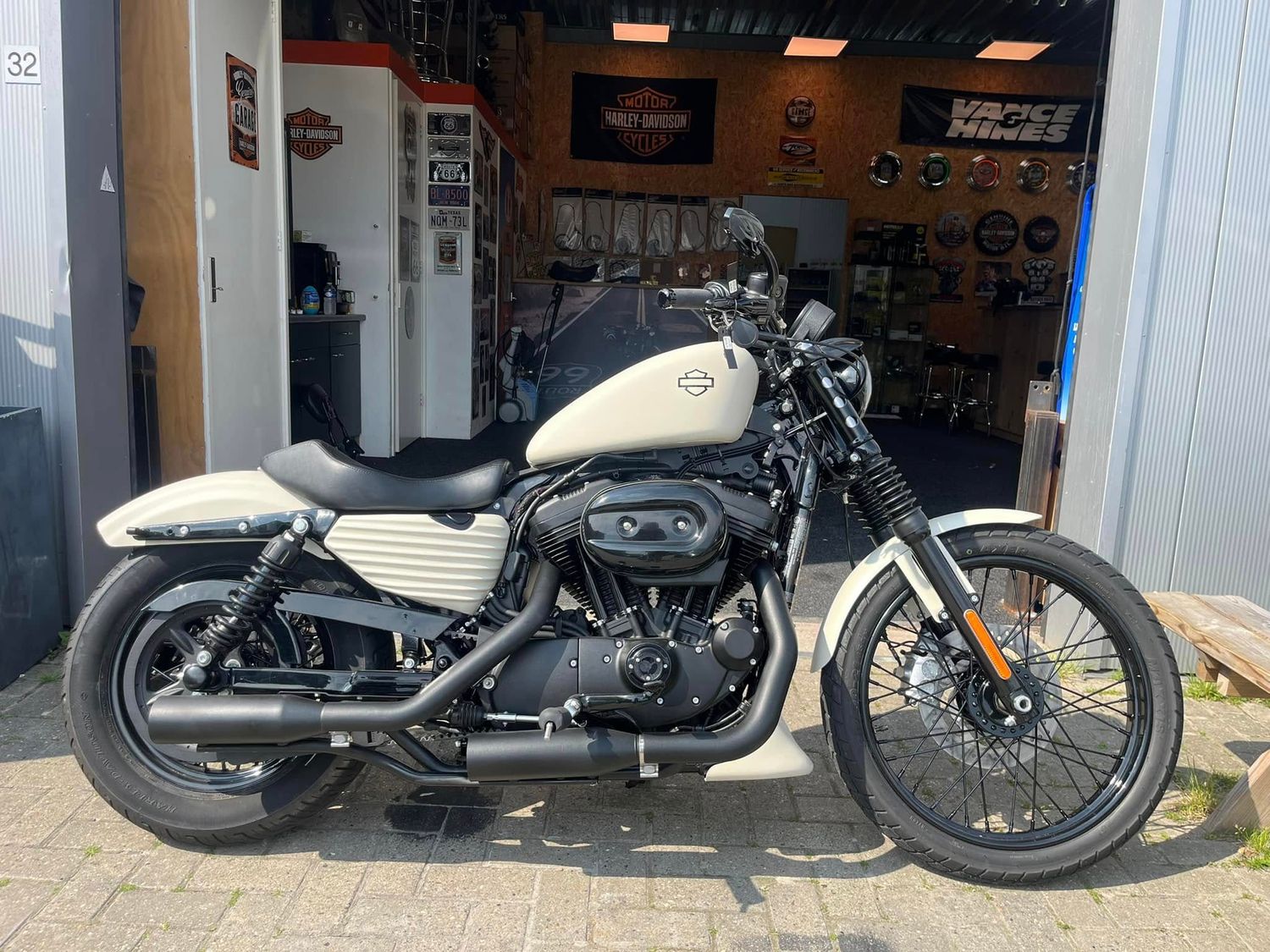 Harley Davidson Sportster iron 883 2018 mat wit