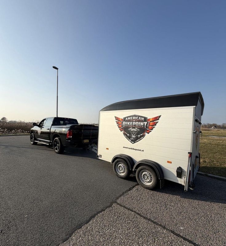 ​Gesloten Motortrailer te Huur