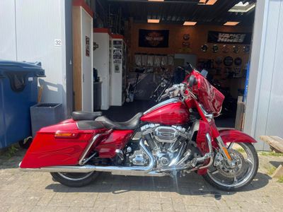 Harley Davidson street glide cvo 2016