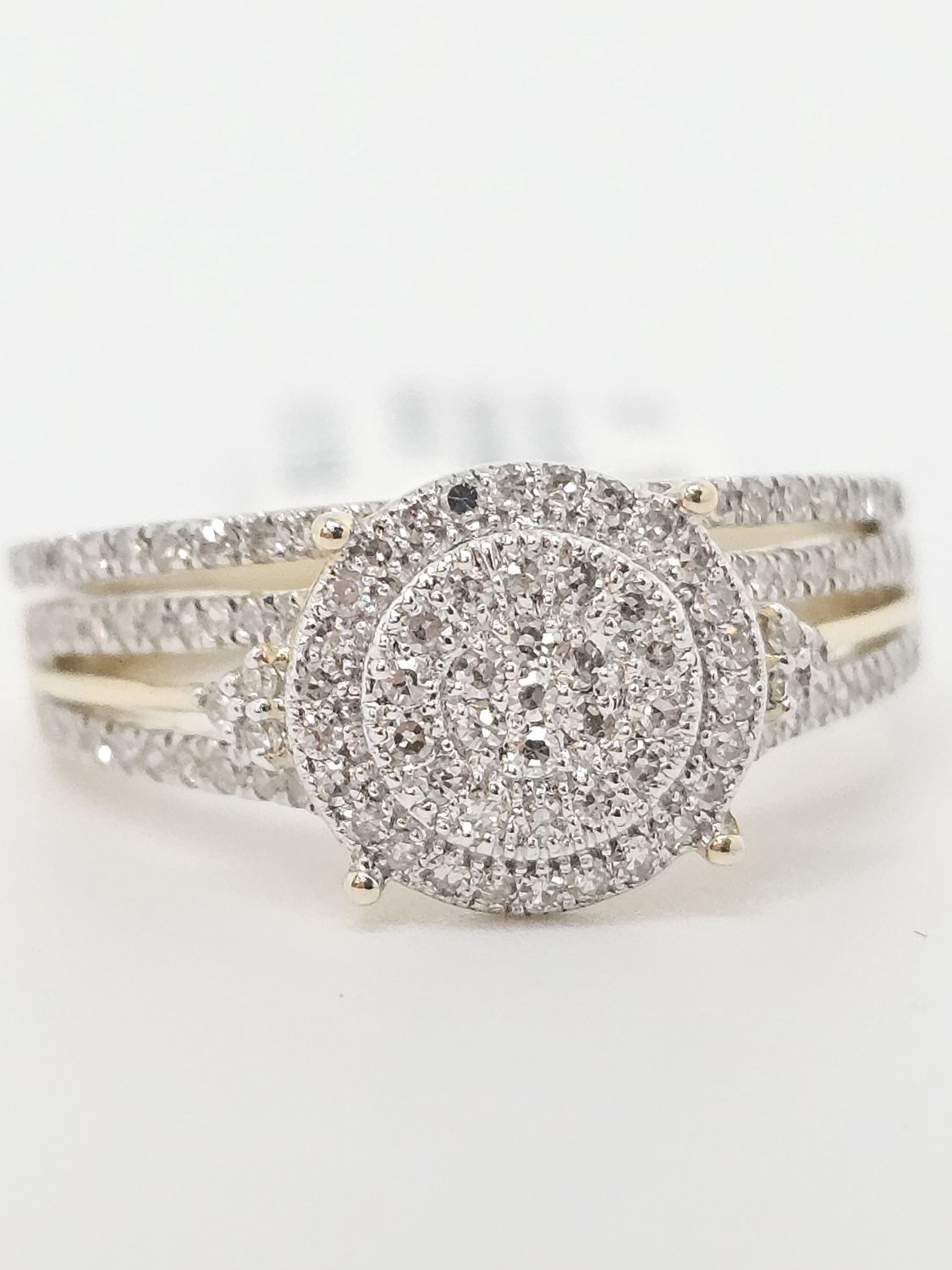 Duo Round Bridal Rings Variant 1