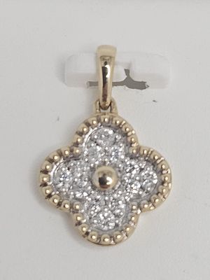 Clover Pendant Variant 1