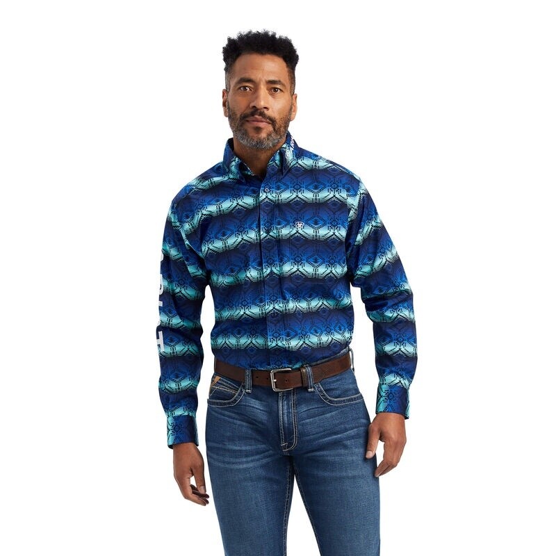 10041782 MEN&#39;S ARIAT LOGO LONG SLEEVE BLUE CLASSIC FIT SHIRT