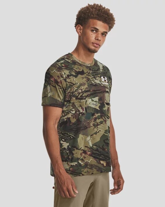 1377057-994 MEN&#39;S UNDER ARMOUR FREEDOM CAMO SHORT SLEEVE TEE