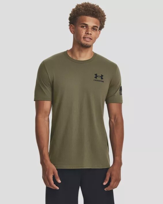 1370816-390 MEN&#39;S UNDER ARMOUR FREEDOM FLAG SHORT SLEEVE TEE