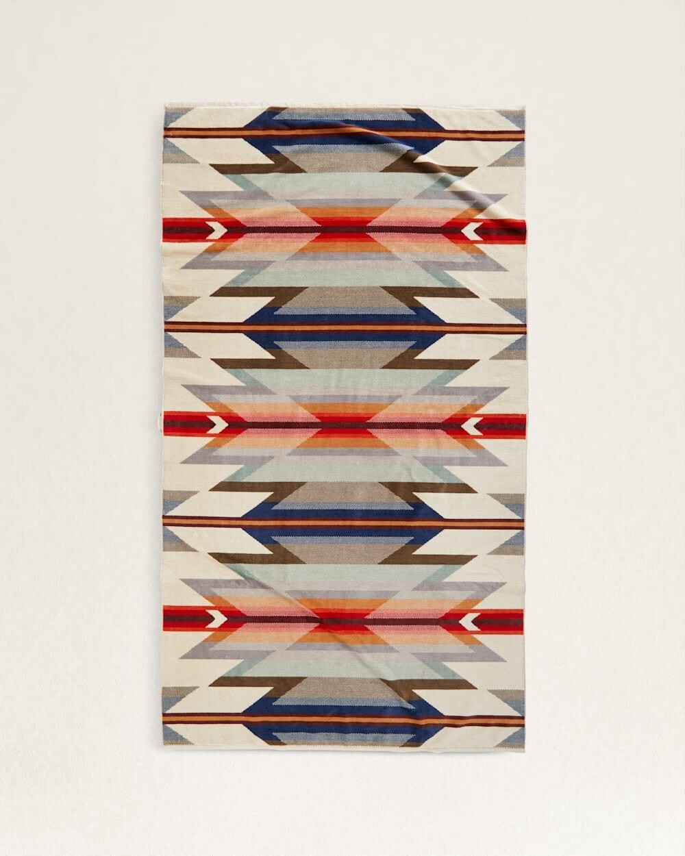 XB233-53754 PENDLETON OVERSIZED JACQUARD TOWEL - WYETH TRAIL