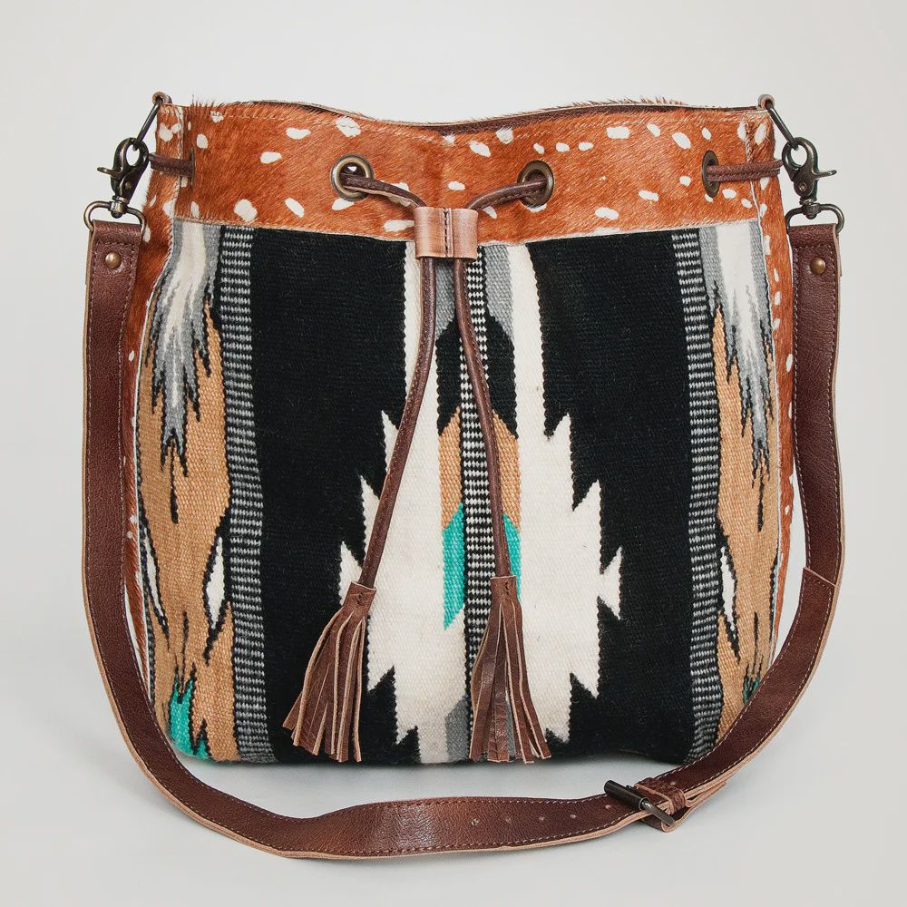 ADBG574D23 AMERICAN DARLING GENUINE WESTERN LEATHER LARGE CROSSBODY HANDBAG