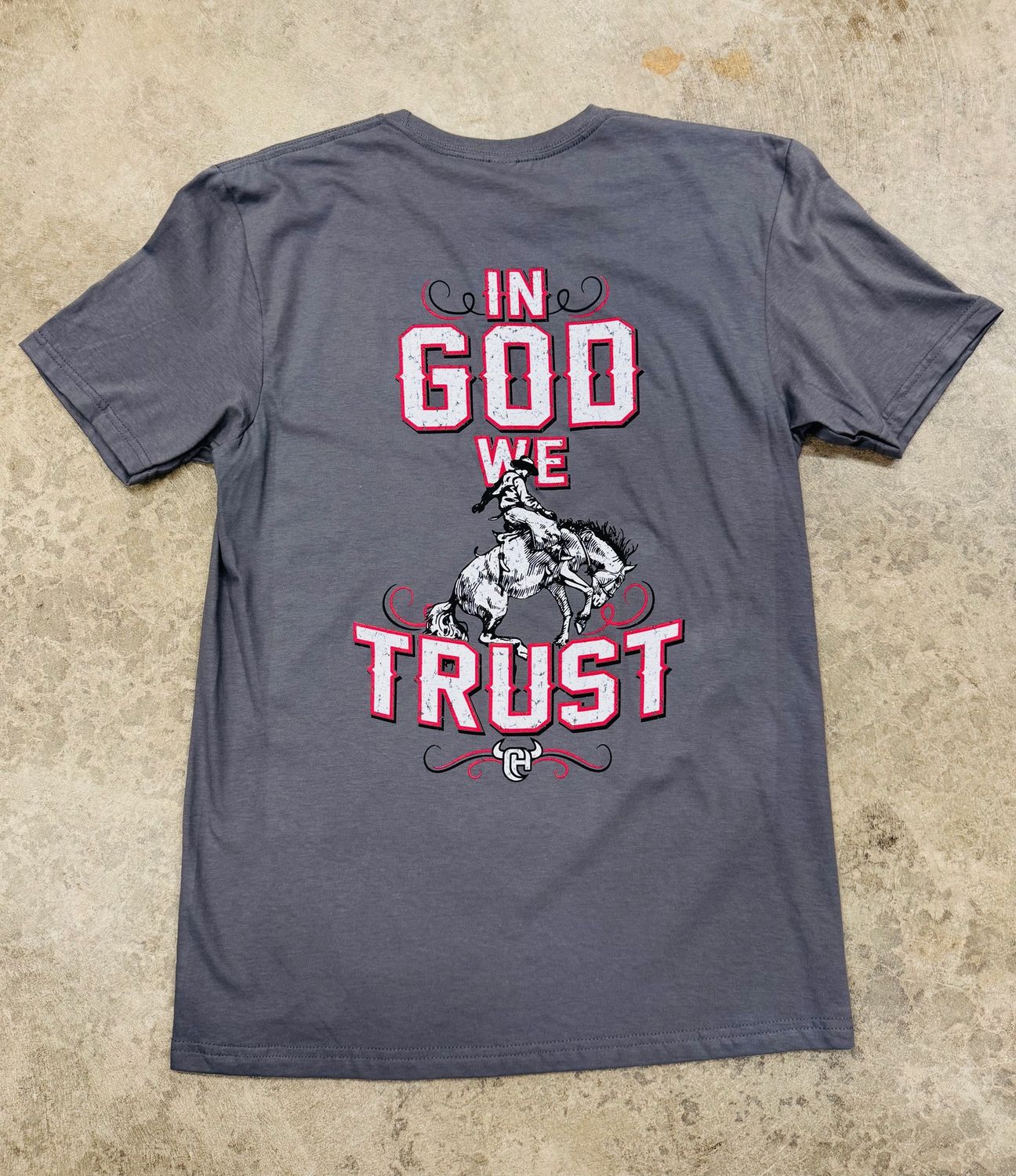 130800-043 MEN&#39;S COWBOY HARDWARE &quot;IN GOD WE TRUST&quot; SHORT-SLEEVE GRAPHIC TEE