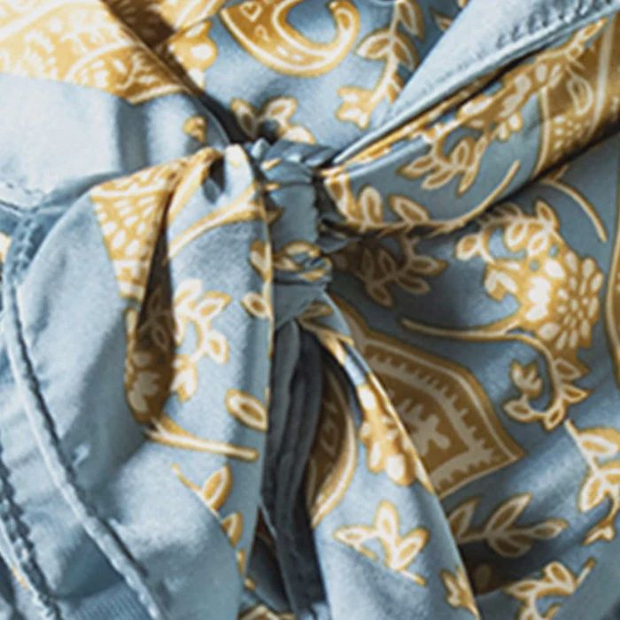 09104231 GRAY &amp; GOLD PAISLEY 33" X 33" SILK WILD RAG
