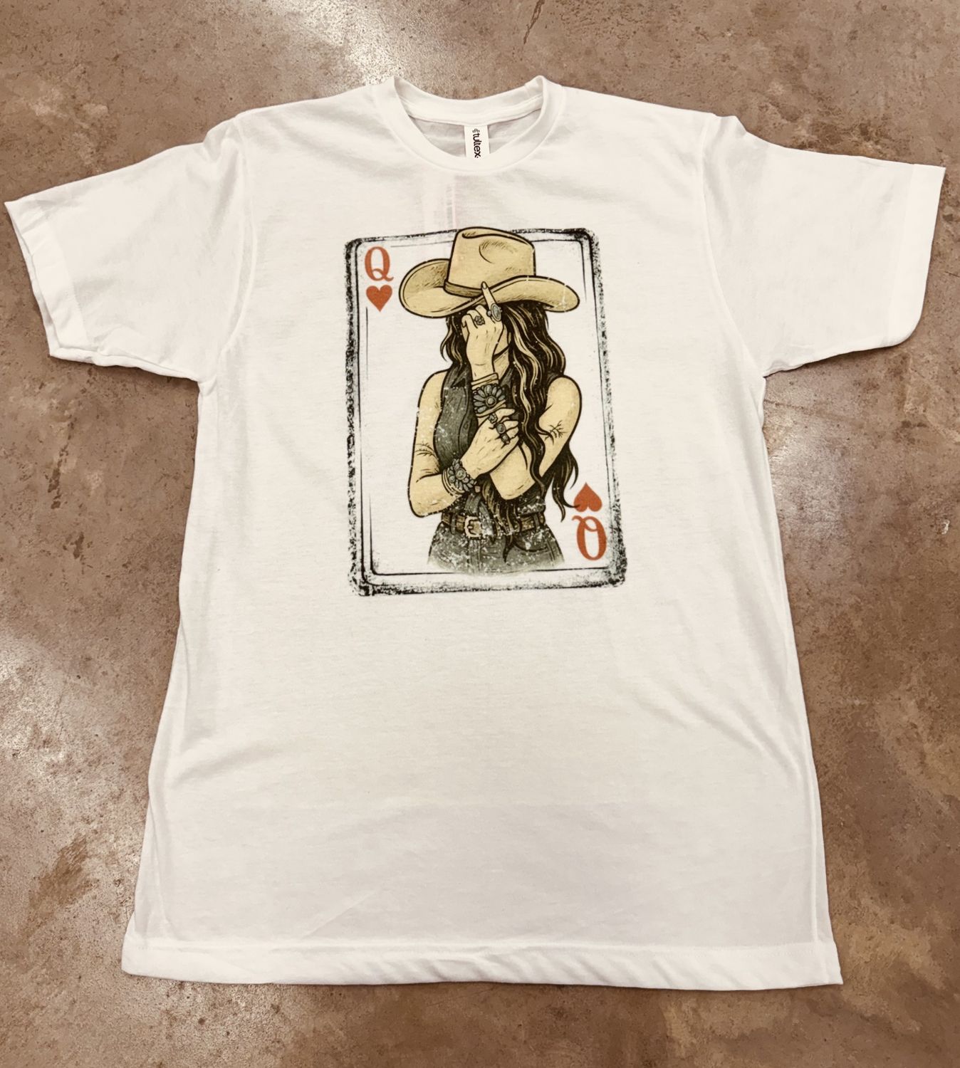WOMEN'S "COWGIRL QUEEN OF HEARTS" SHORT-SLEEVE GRAPHIC TEE