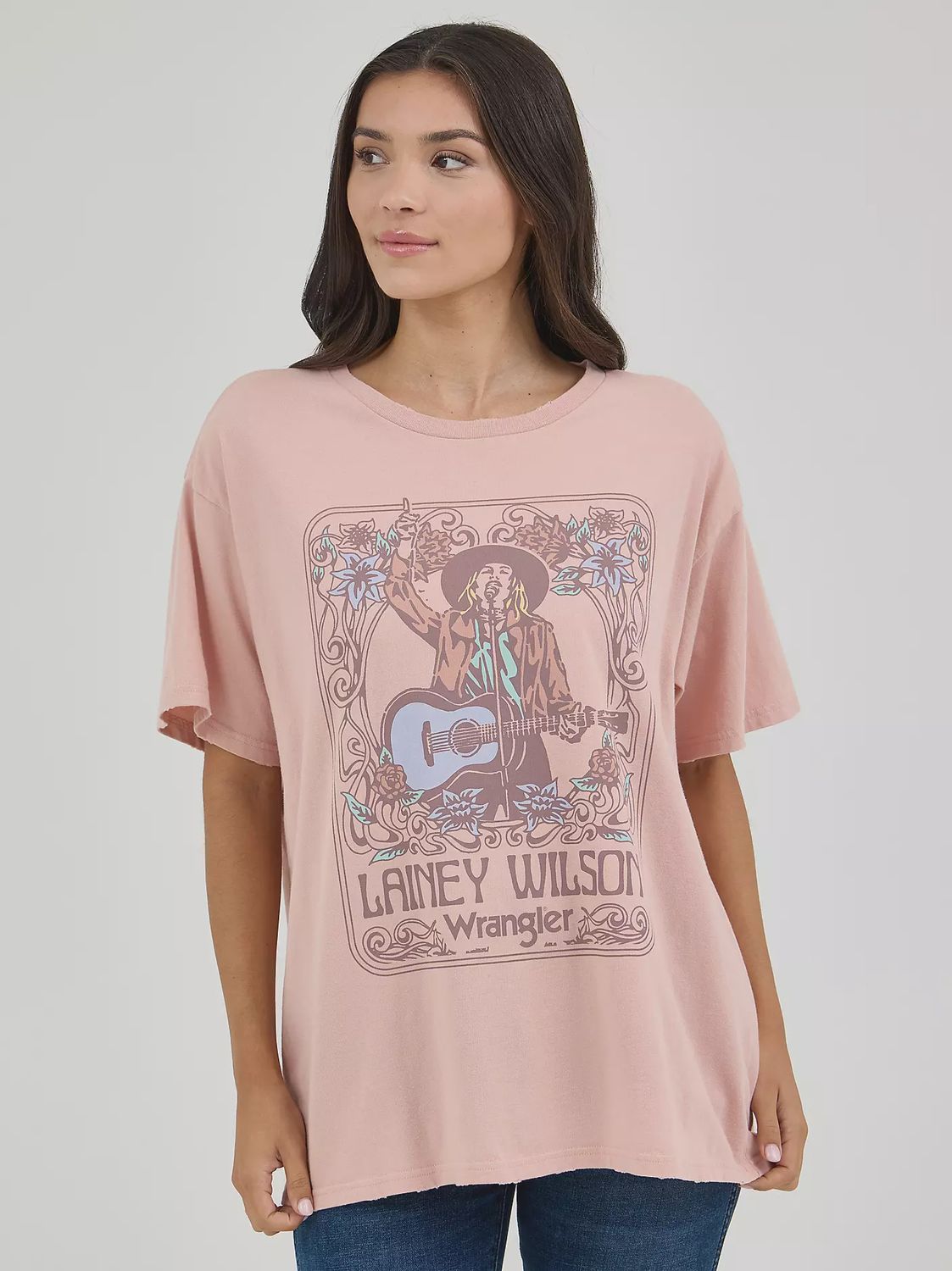 112361044 WOMEN'S WRANGLER "LAINEY WILSON" OVERSIZED TEE