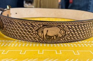 446-44 MEN'S GINGERICH LEATHER ANTIQUE TATANKA ANTIQUE BUFFALO EMBOSSED BELT