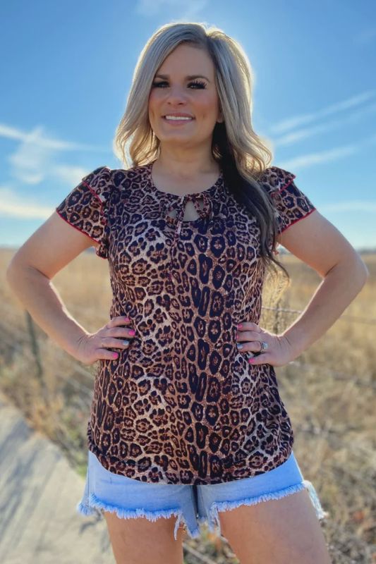 WOMEN'S STERLING KREEK "KITTY ON THE PROWL" SHORT-SLEEVE TOP