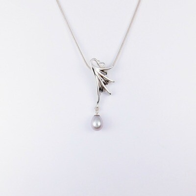 Flutterby Small Pendant with Grey Pearl
