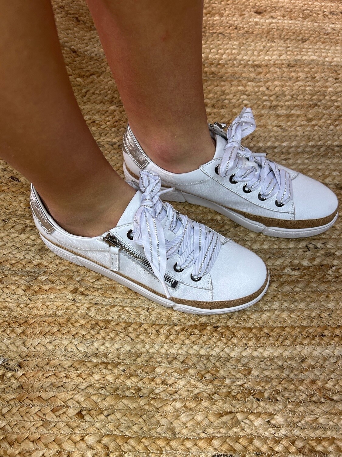 TORAYNE LEATHER SNEAKER - WHITE &amp; SILVER - DJANGO &amp; JULIETTE